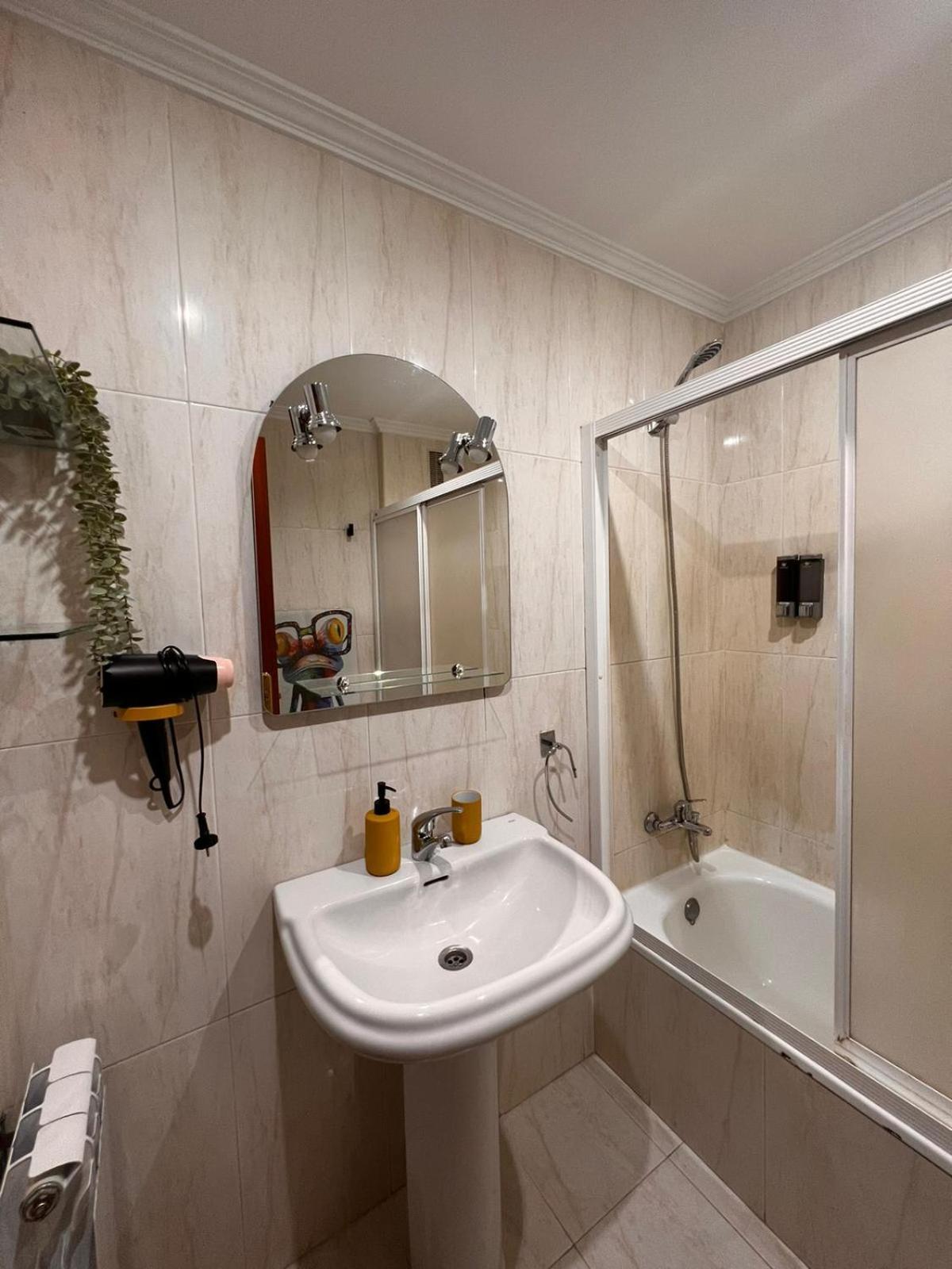 Parking Gratis, Centrico Y Acogedor Apartment Vigo Luaran gambar